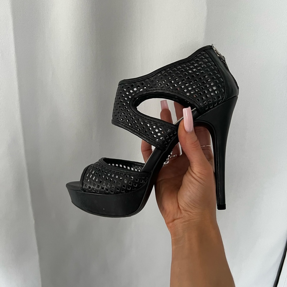 Simply Vera Vera Wang stilettos size 7.5